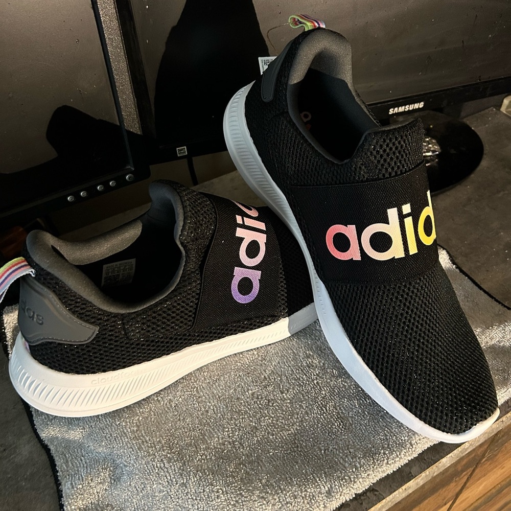 COPY - New with tags without box